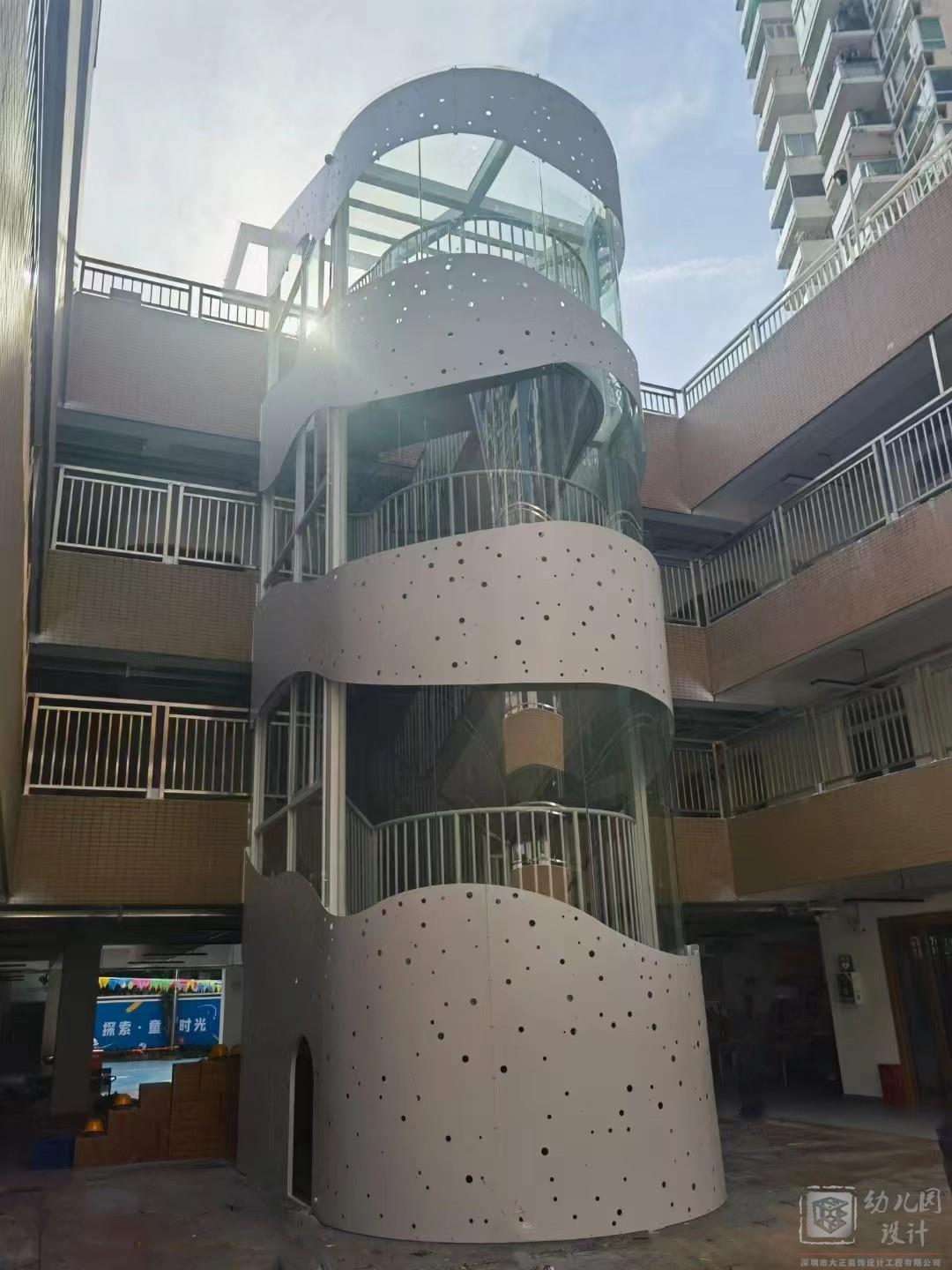 深圳市福田區(qū)翠海幼兒園實景圖（風(fēng)雨樓梯）