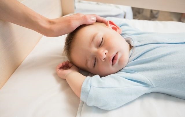 家里有小孩的注意了?孩子累了睡覺會打呼嚕嗎?